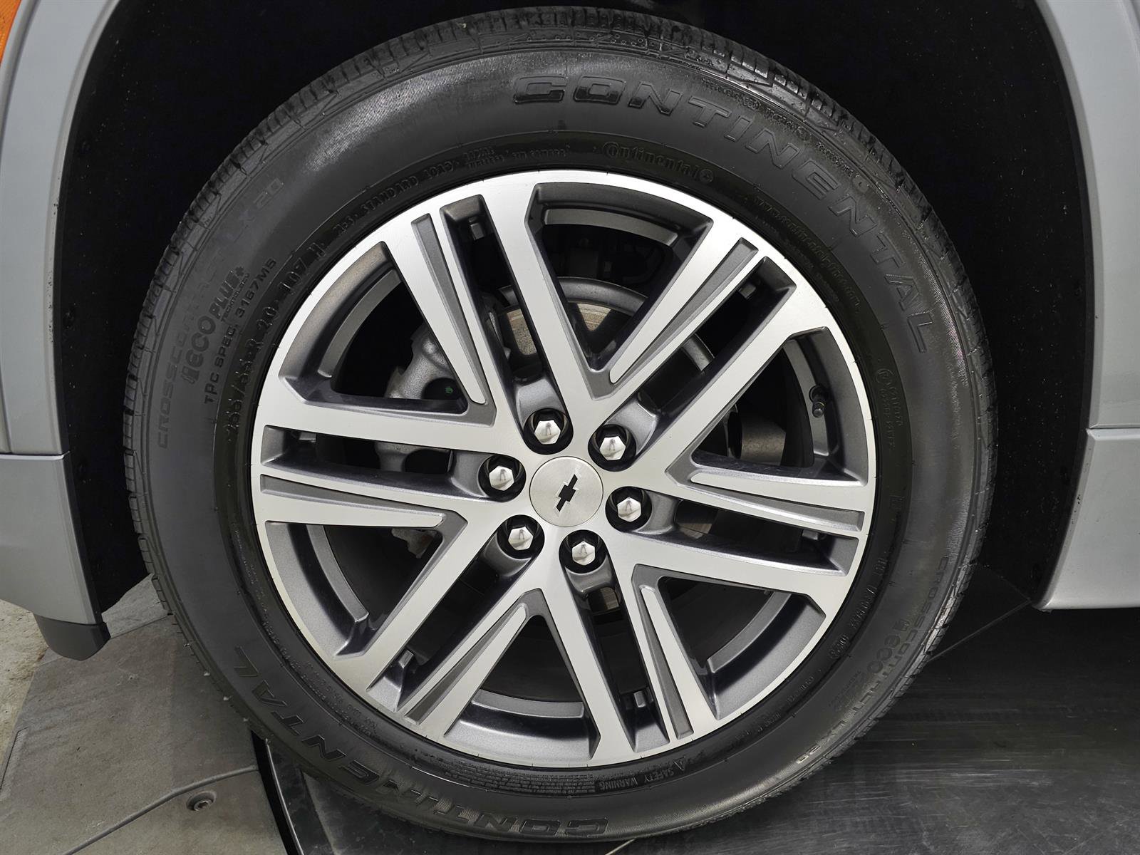 Used 2023 Chevrolet Traverse High Country w/ LPO, Floor Liner Package AWD/4WD image 14