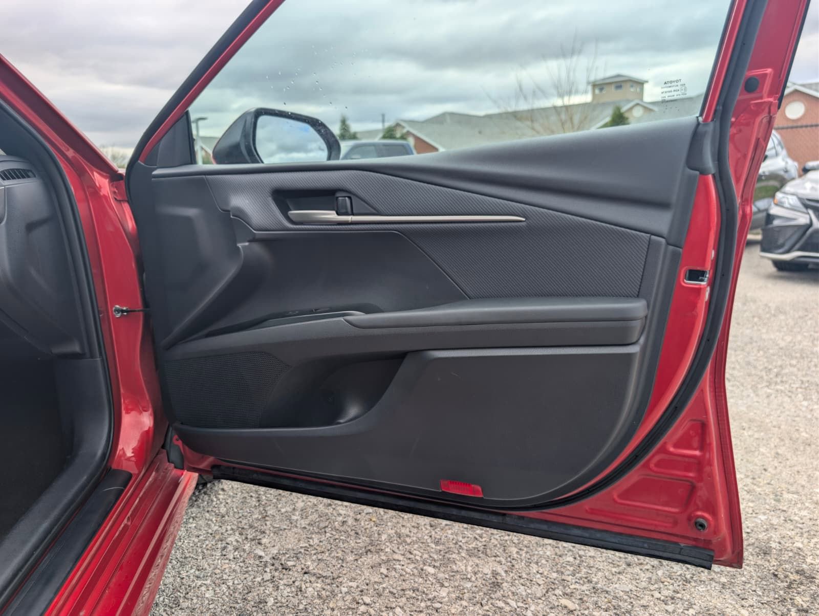 Used 2025 Toyota Camry SE FWD image 29