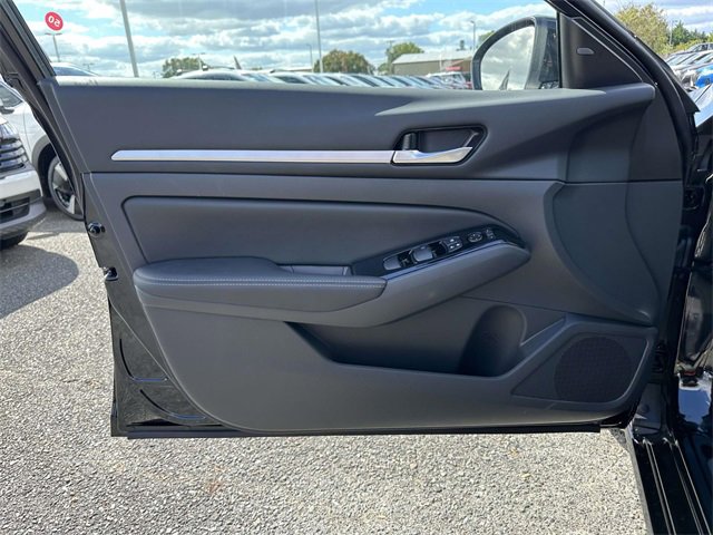 New 2025 Nissan Altima 2.5 SL image 14