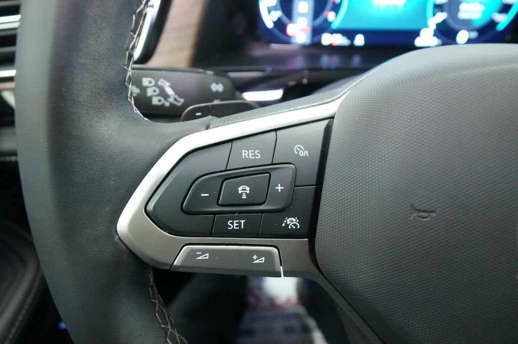 Used 2024 Volkswagen Atlas SE AWD/4WD image 37