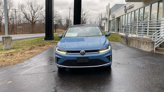 New 2026 Volkswagen Jetta SEL image 2