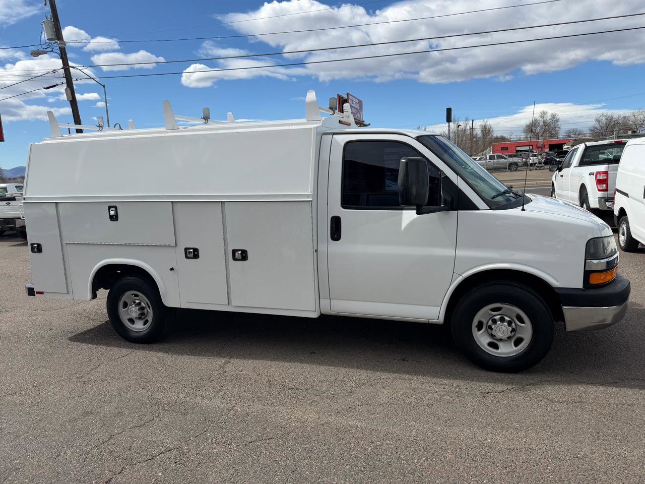 Used 2016 Chevrolet Express 3500 image 1