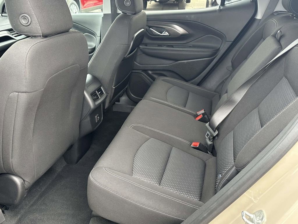 Used 2023 GMC Terrain SLE w/ Driver Convenience Package image 13