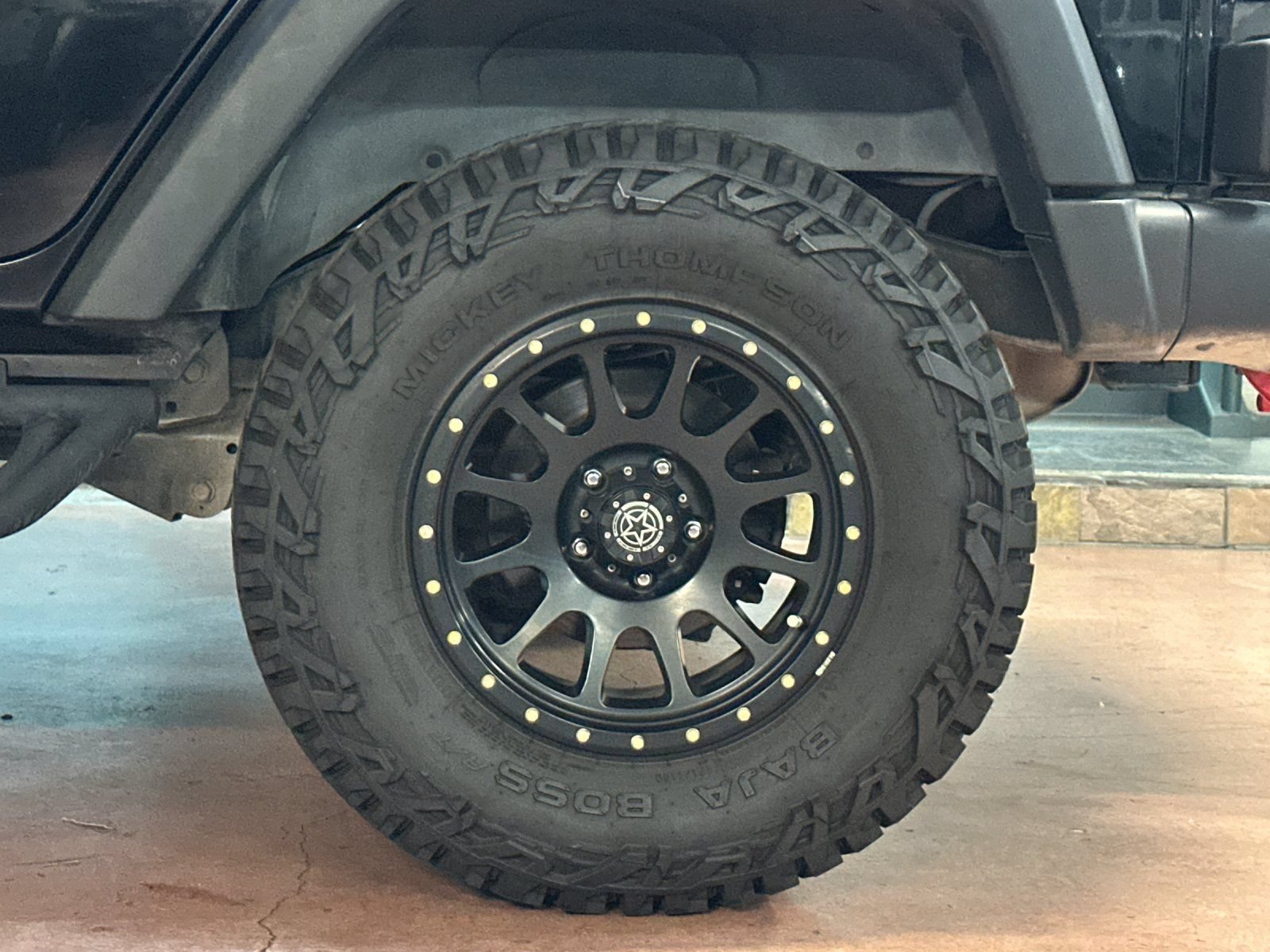 Used 2015 Jeep Wrangler Unlimited Rubicon AWD/4WD image 23