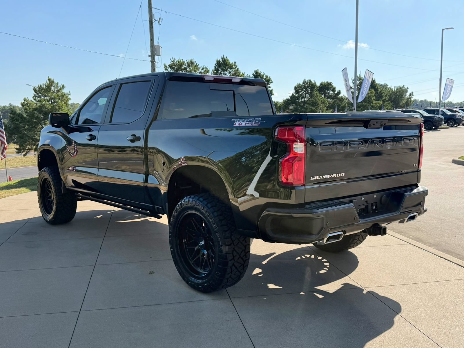 Used 2026 Chevrolet Silverado 1500 LT Trail Boss w/ Safety Package AWD/4WD image 4