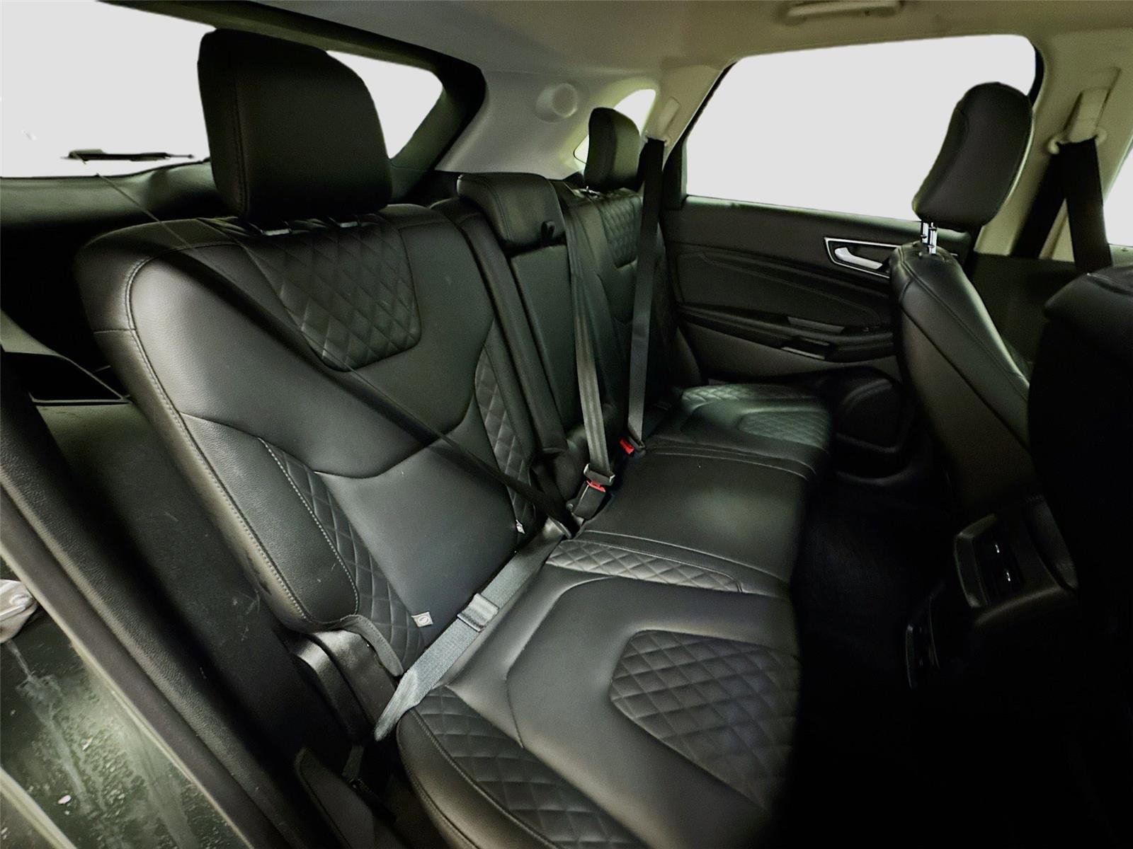 Used 2024 Ford Edge Titanium image 27