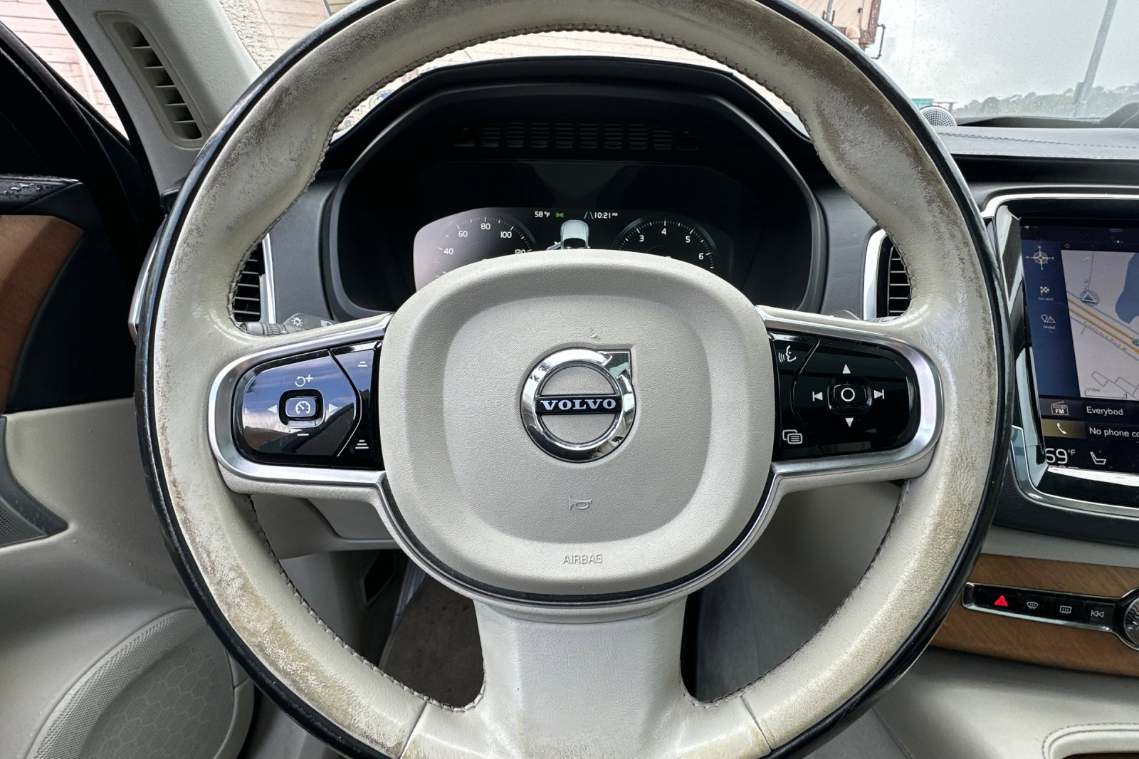 Used 2016 Volvo XC90 T6 Inscription w/ Vision Package AWD/4WD image 16