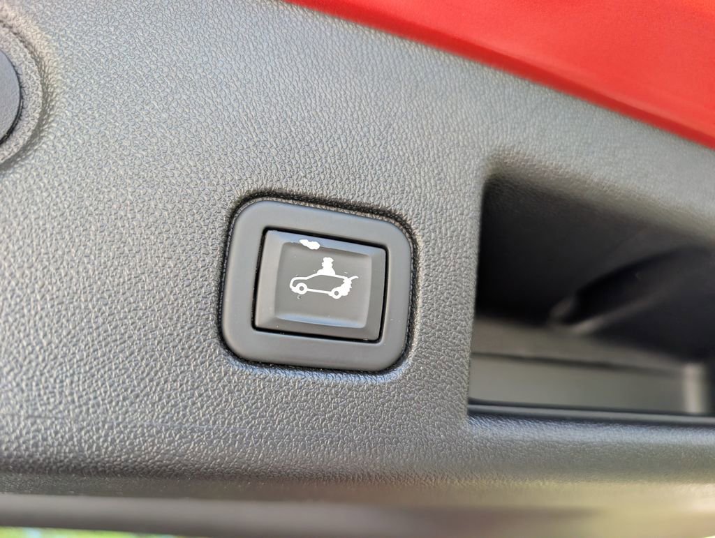 Used 2020 Chevrolet Equinox LT image 23