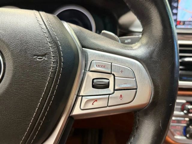 Used 2018 BMW 750i xDrive image 21