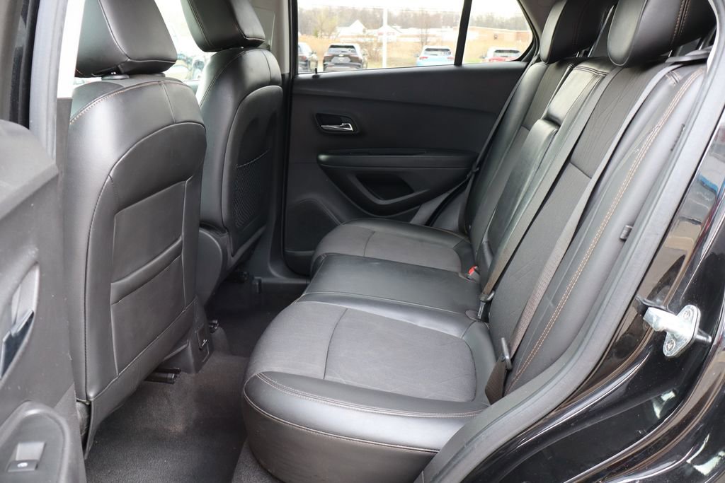 Used 2019 Chevrolet Trax LT w/ LT Convenience Package image 32