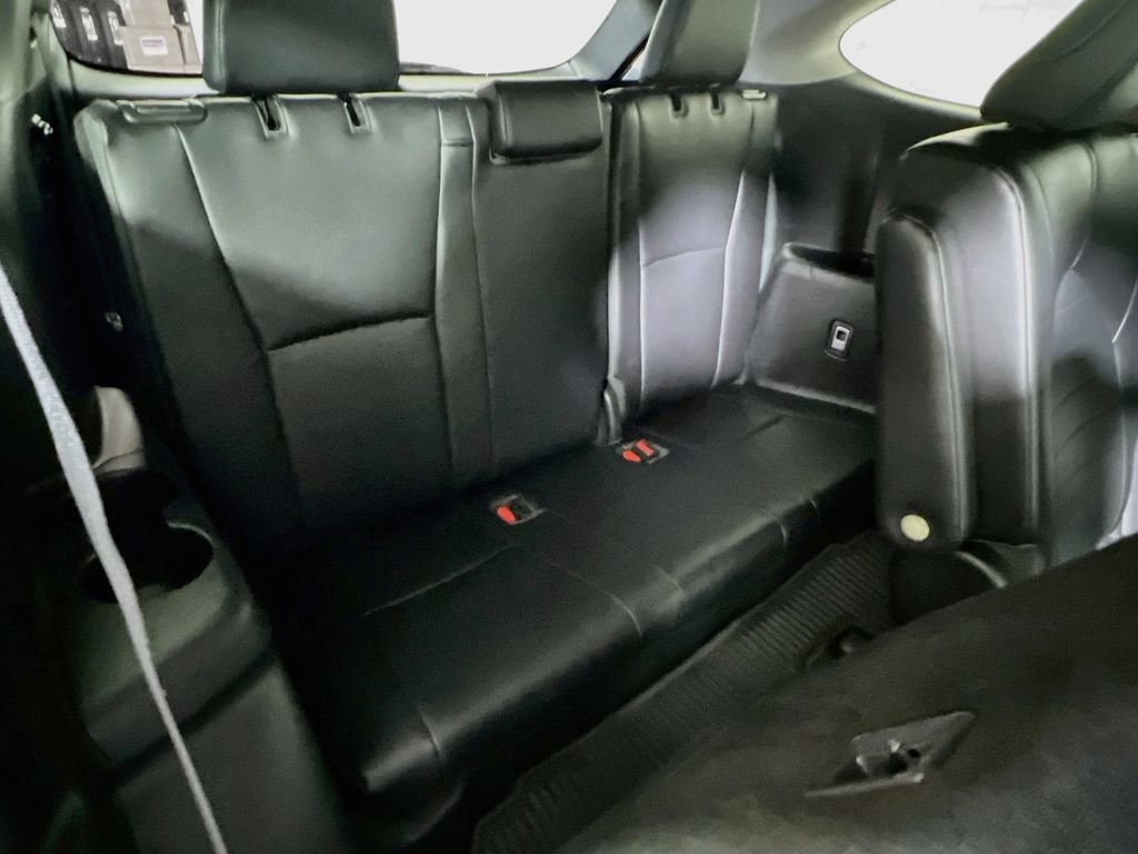 Used 2023 Toyota Highlander XLE AWD/4WD image 25