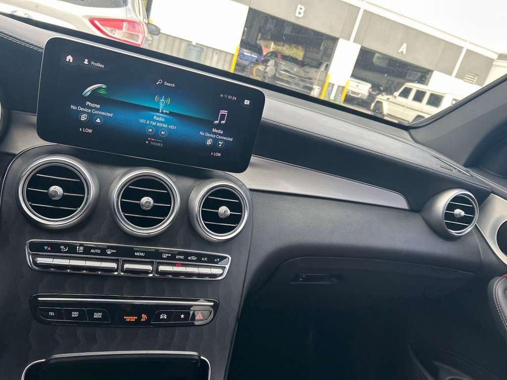 Used 2022 Mercedes-Benz GLC 300 4MATIC Coupe image 7