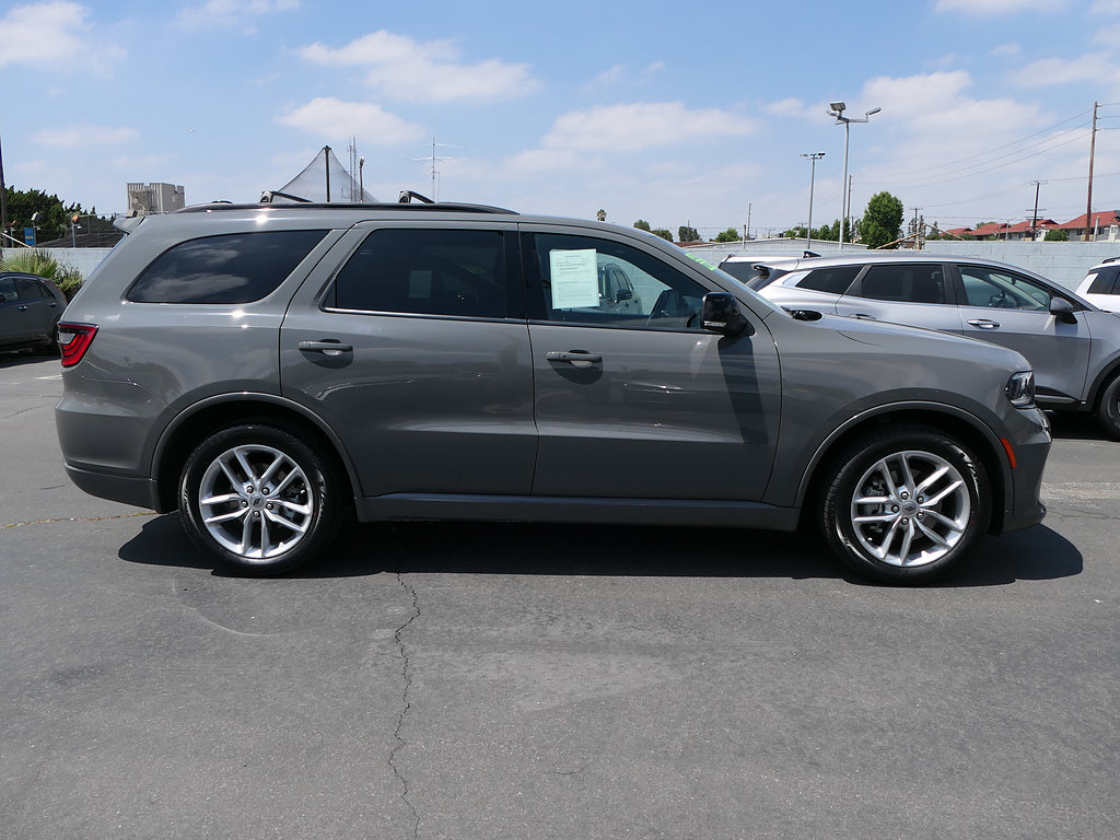 Used 2024 Dodge Durango GT RWD image 2