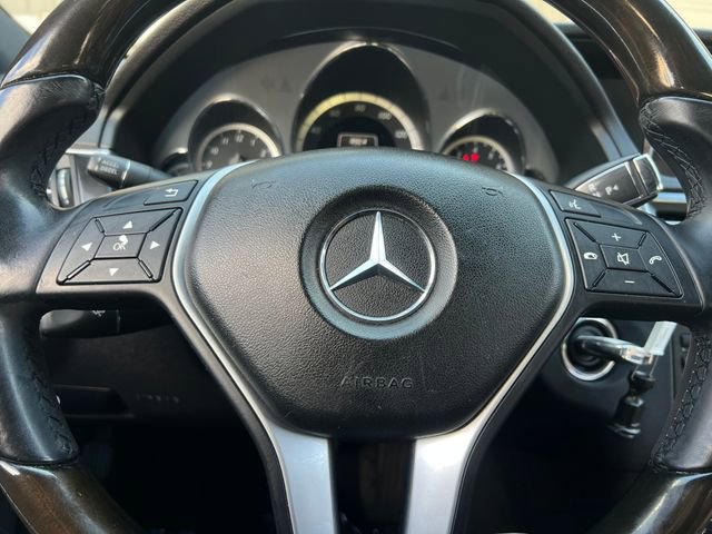 Used 2013 Mercedes-Benz E 350 4MATIC Sedan image 21