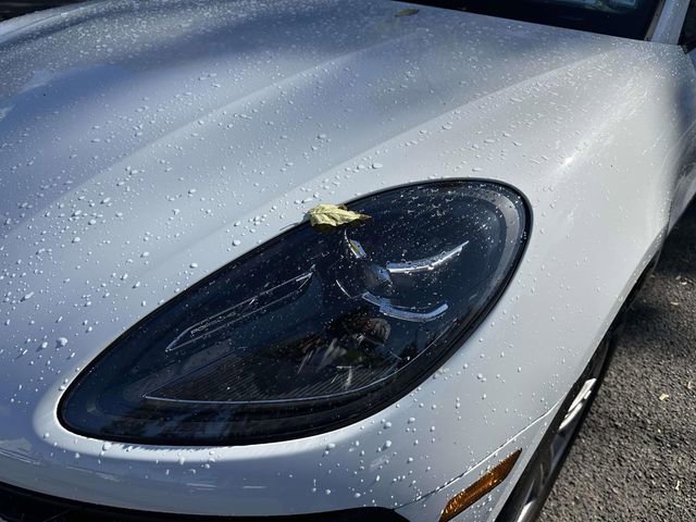 Used 2024 Porsche Macan image 8