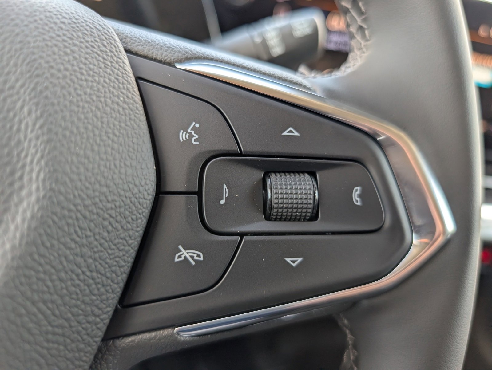 New 2026 Chevrolet Trax LT w/ Driver Confidence Package image 18