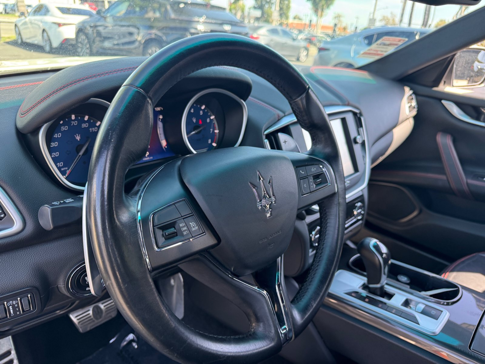 Used 2015 Maserati Ghibli RWD image 23