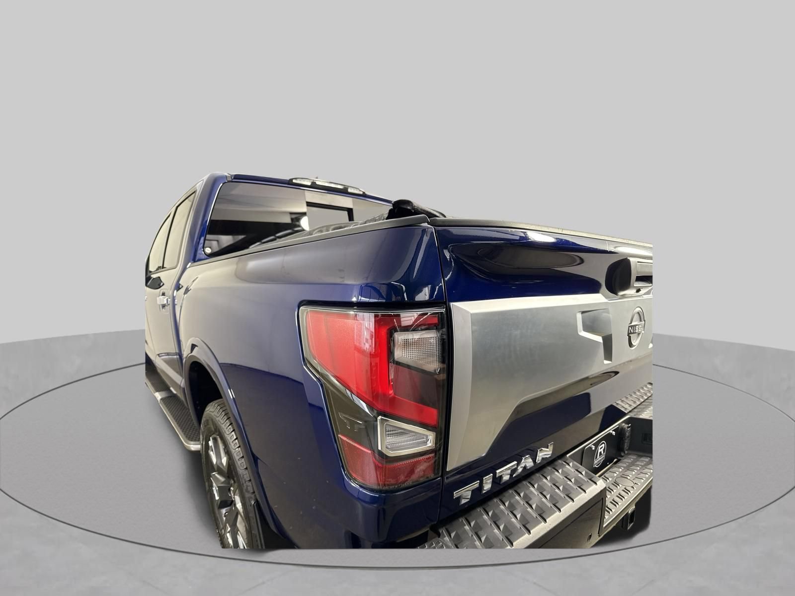 Used 2023 Nissan Titan Platinum Reserve w/ Off Road Protection Package AWD/4WD image 30