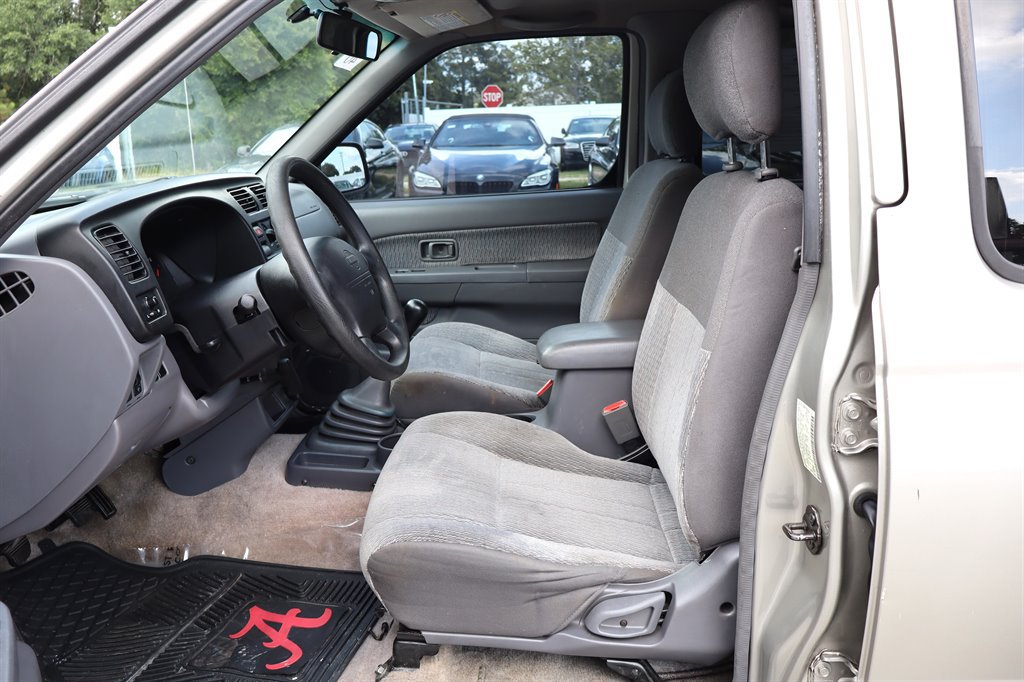 Used 2000 Nissan Frontier XE RWD image 19