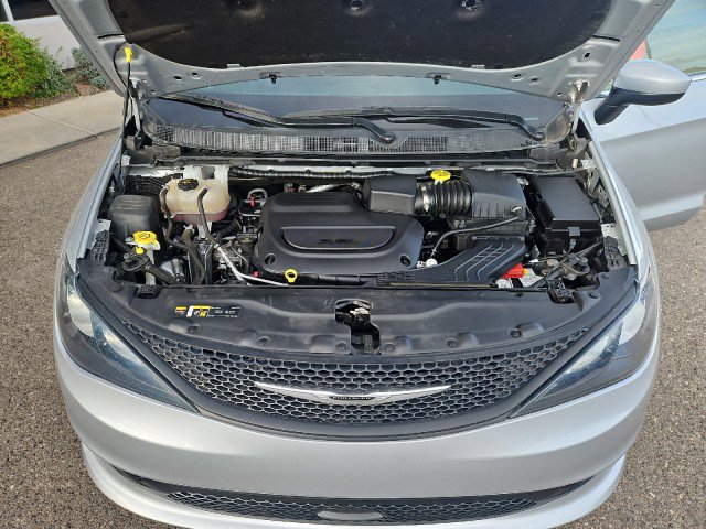 Used 2023 Chrysler Voyager LX image 26