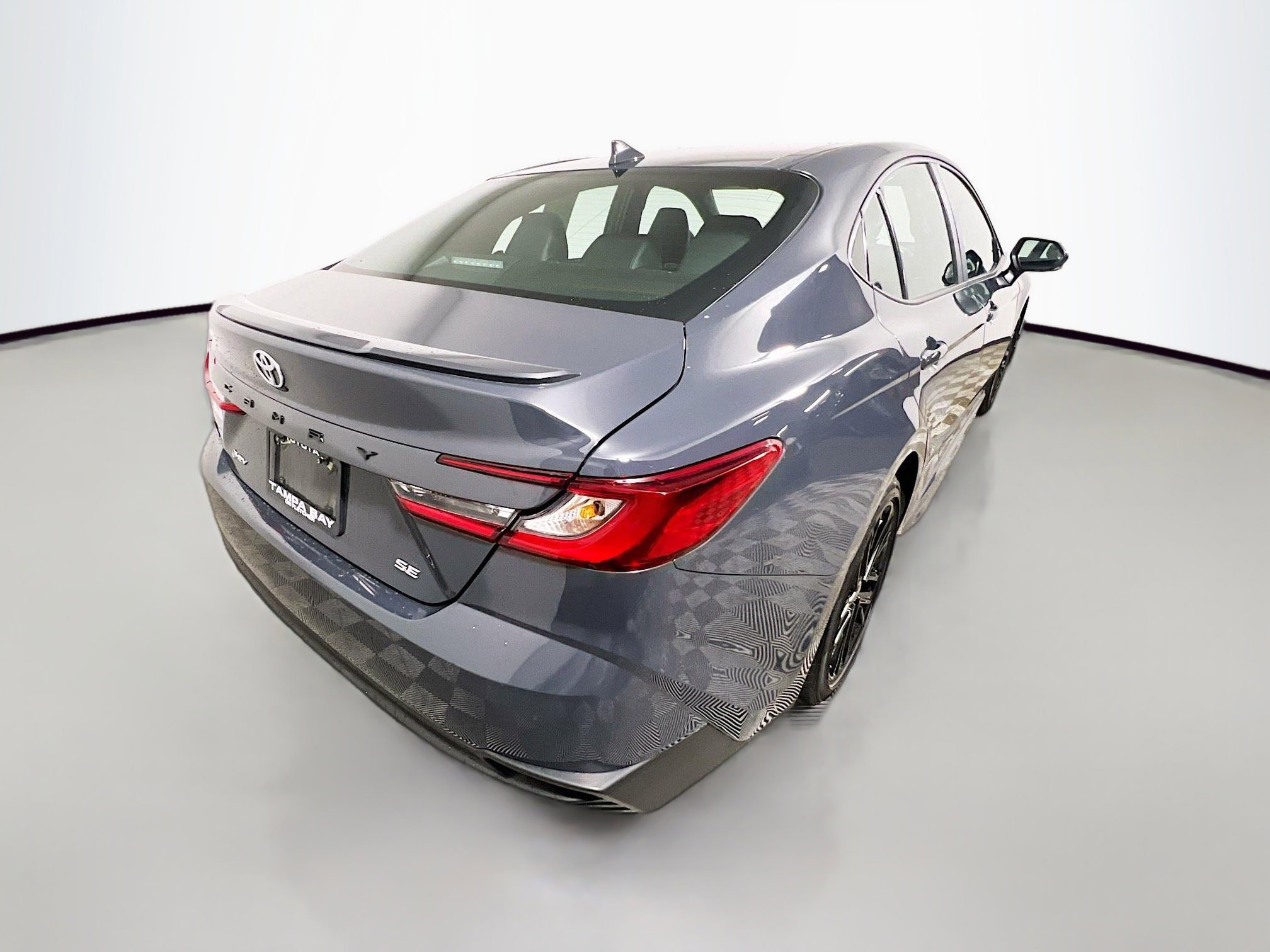 Used 2025 Toyota Camry SE w/ Multimedia Upgrade Package image 4