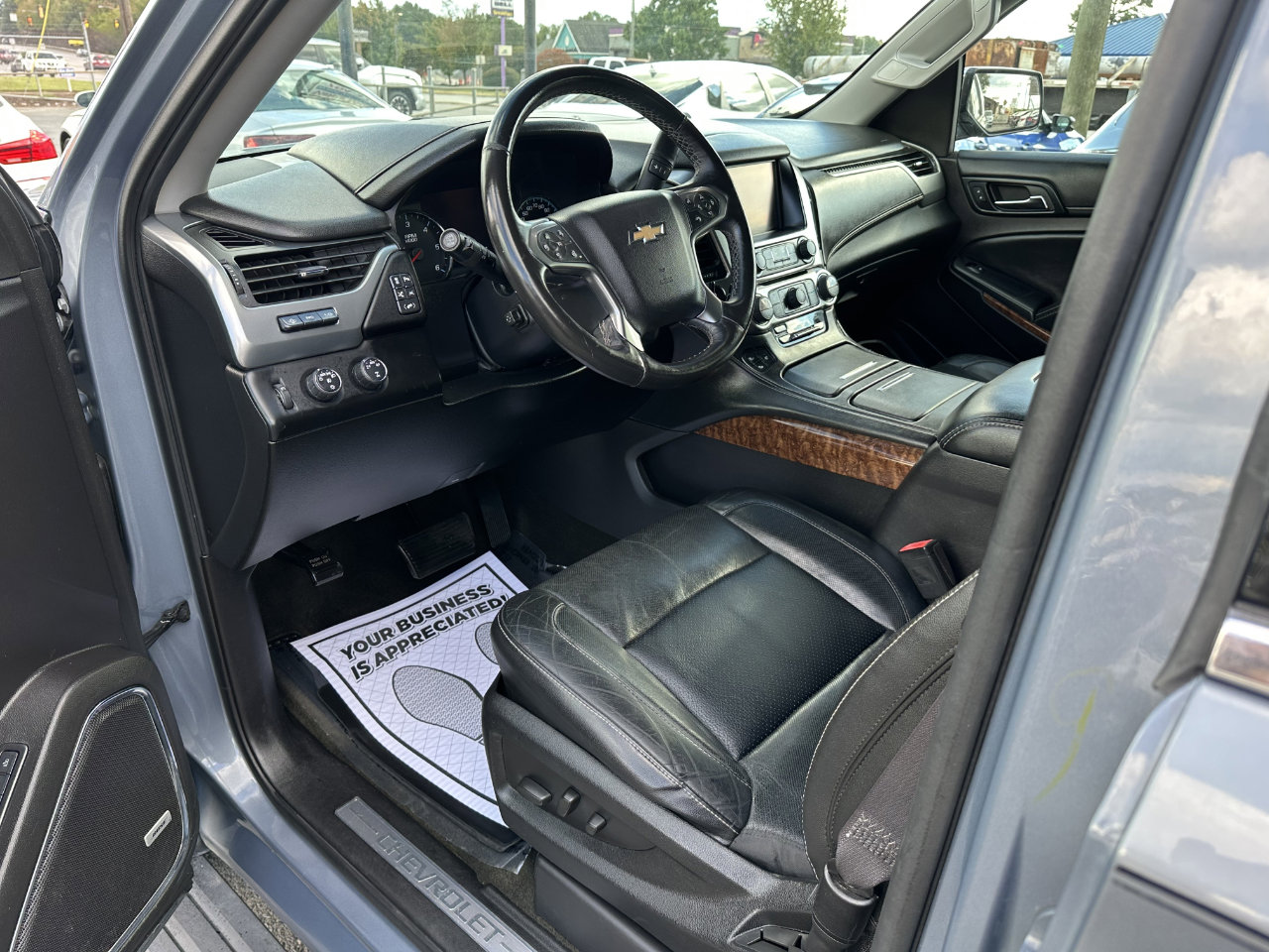 Used 2016 Chevrolet Suburban LTZ image 7