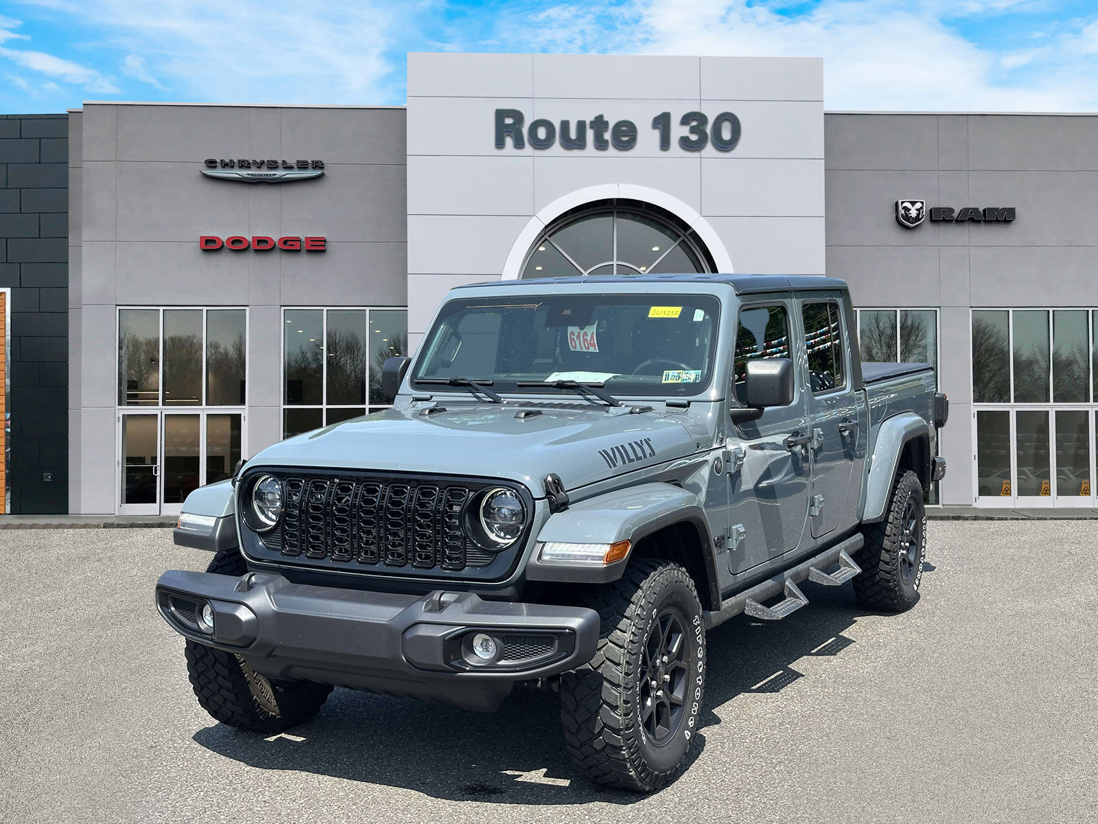 Used 2024 Jeep Gladiator Sport AWD/4WD image 2