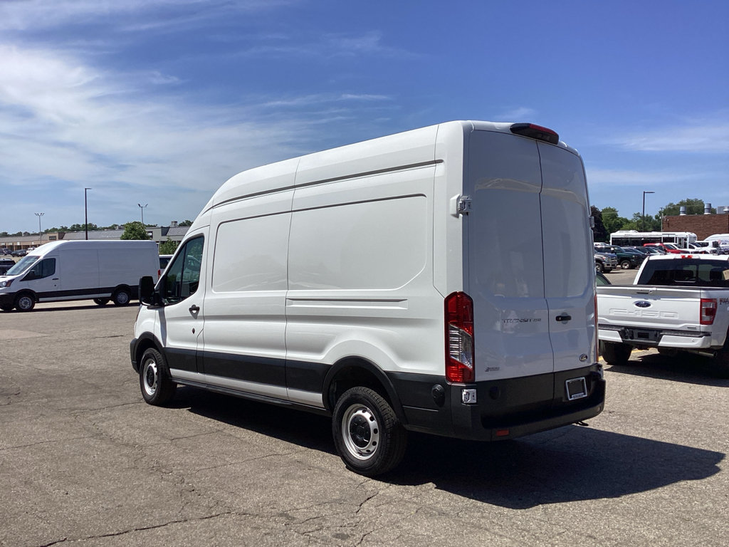 Used 2024 Ford Transit 250 148 High Roof RWD image 4
