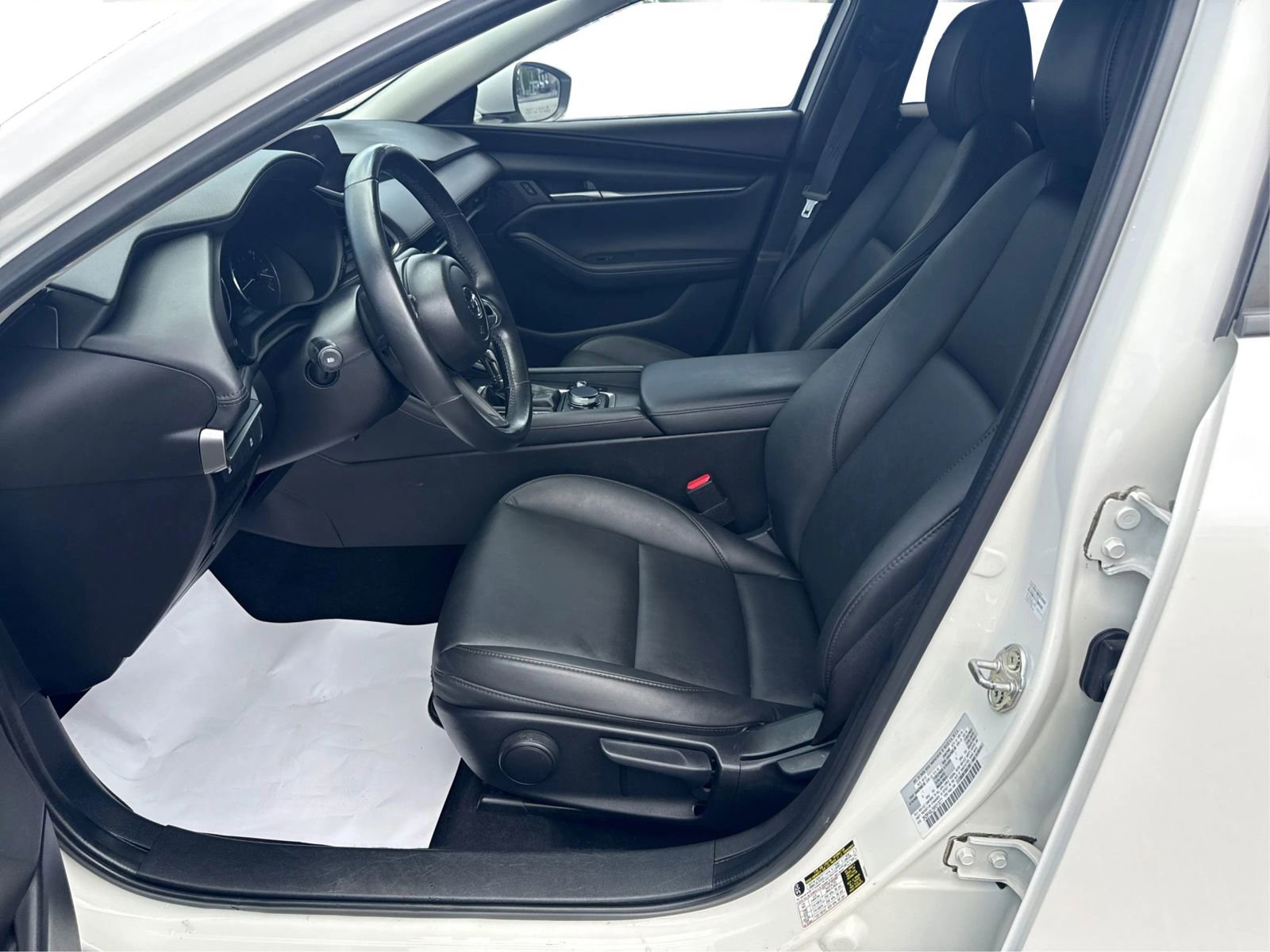 Used 2022 MAZDA MAZDA3 s FWD image 9