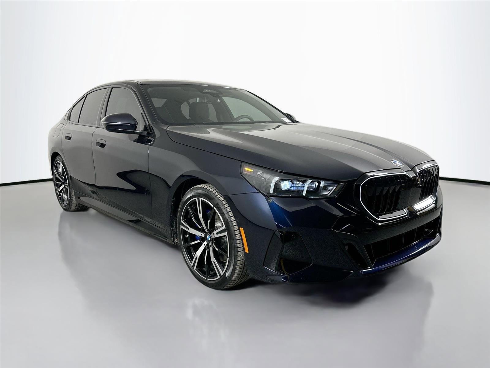 New 2026 BMW 530i xDrive w/ M Sport Package AWD/4WD image 4