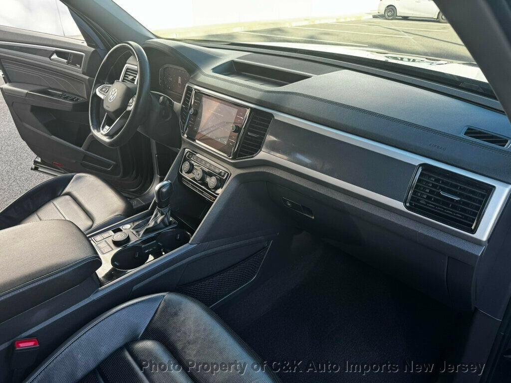 Used 2022 Volkswagen Atlas SEL Premium AWD/4WD image 29