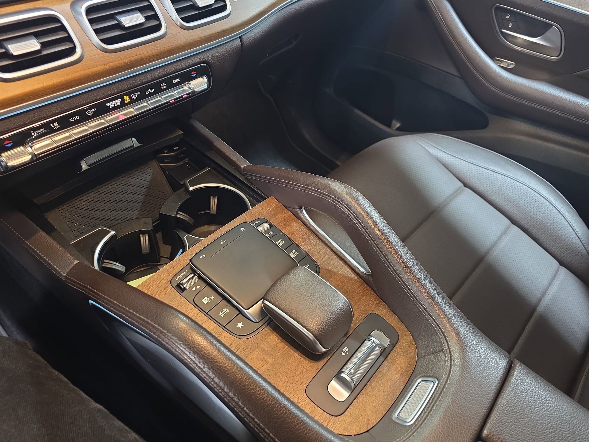 Used 2021 Mercedes-Benz GLS 450 4MATIC image 25