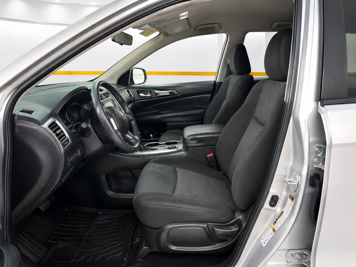 Used 2019 Nissan Pathfinder S AWD/4WD image 16
