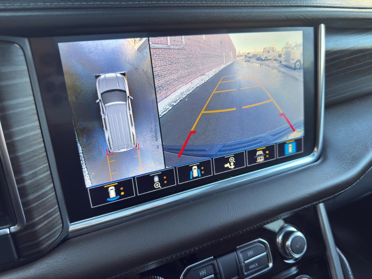 Used 2021 GMC Yukon Denali image 31