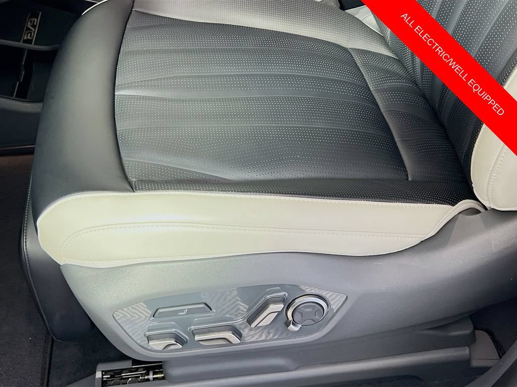 Certified 2024 Kia EV9 GT-Line AWD/4WD image 21