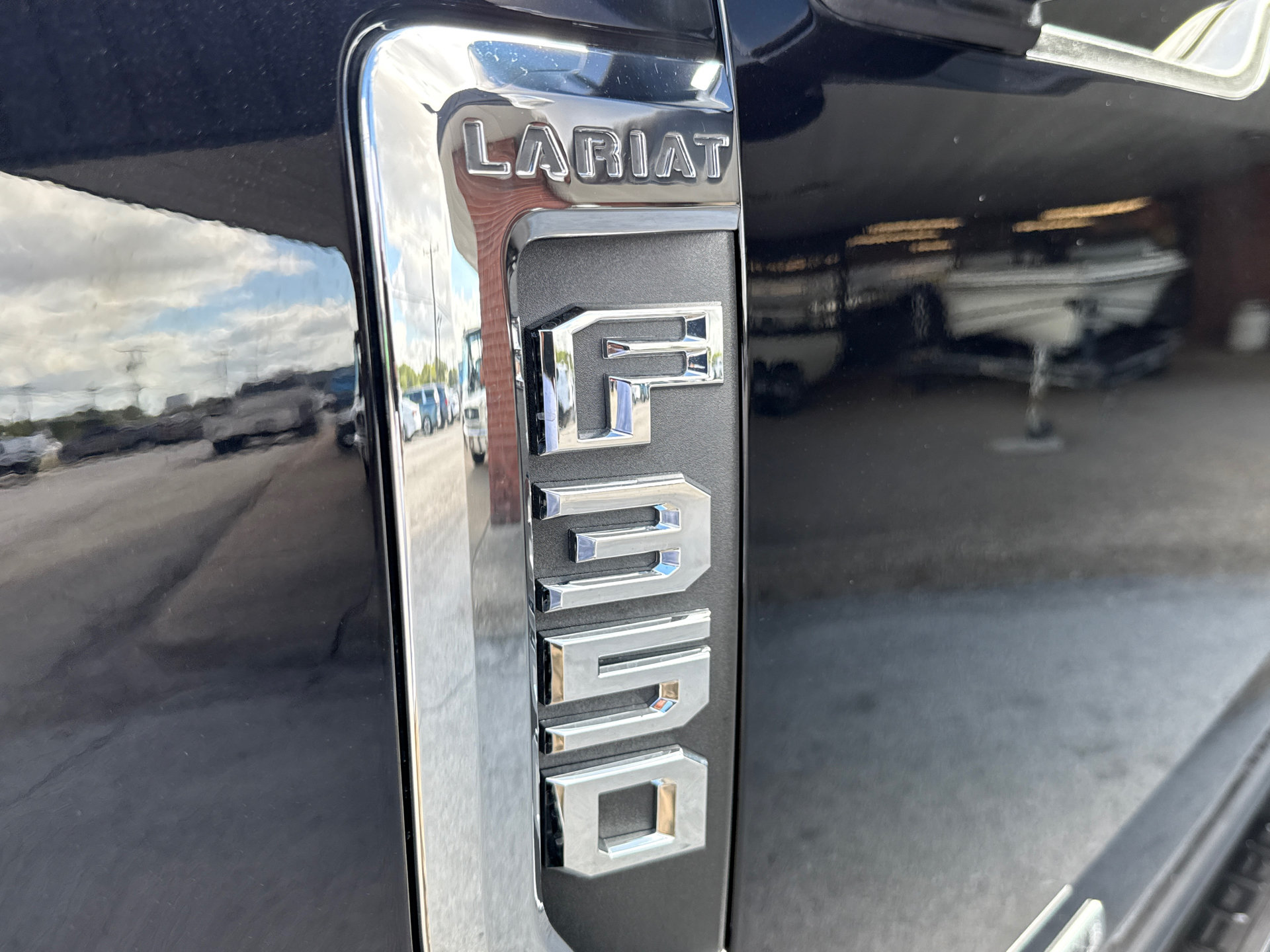 Used 2022 Ford F350 Lariat w/ Lariat Ultimate Package AWD/4WD image 6