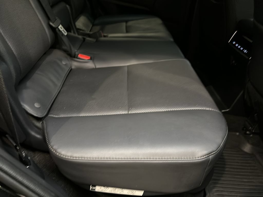 Used 2024 Lexus GX 550 w/ Cold Area Package AWD/4WD image 15