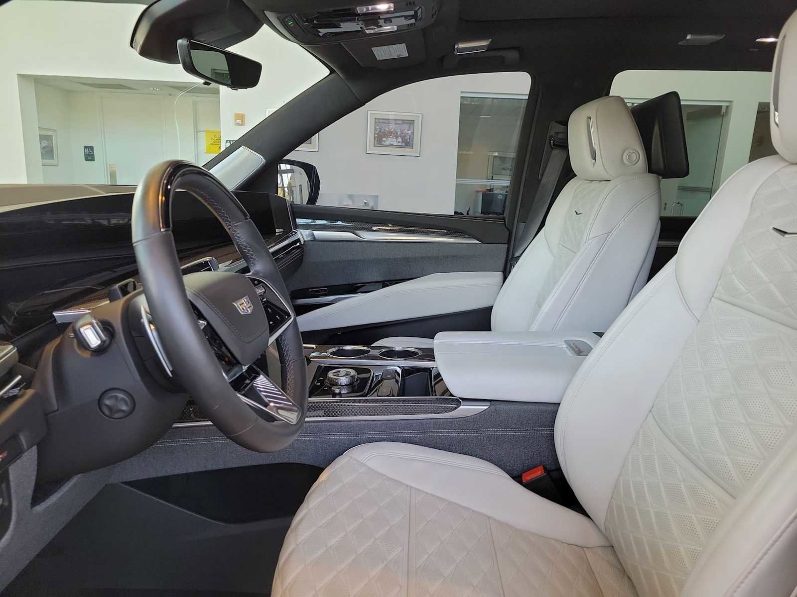 Used 2025 Cadillac Escalade V AWD/4WD image 11
