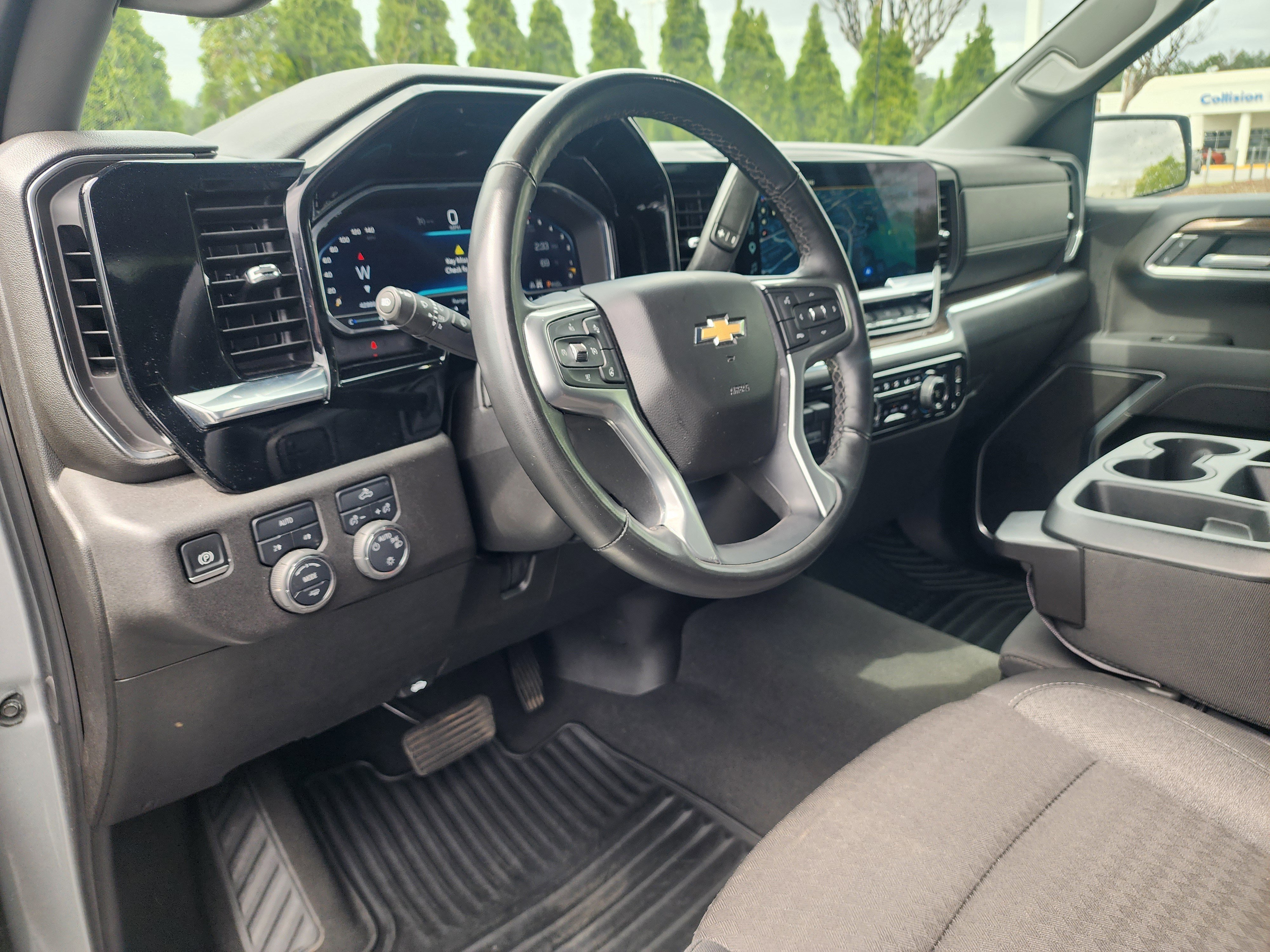 Used 2025 Chevrolet Silverado 1500 LT image 23