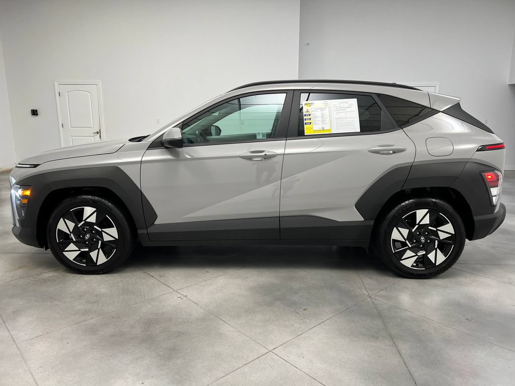 Used 2025 Hyundai Kona SEL FWD image 5