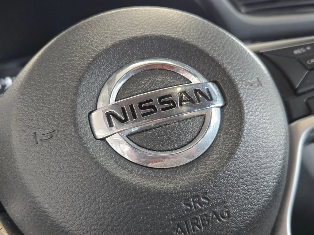Used 2019 Nissan Rogue SV image 32