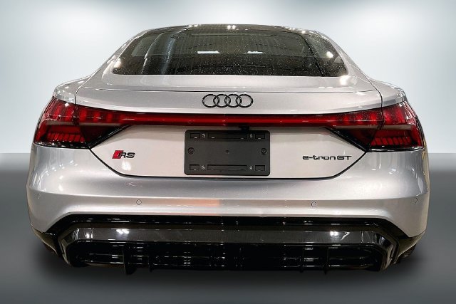 Used 2024 Audi RS e-tron GT w/ Carbon Performance Package AWD/4WD image 4