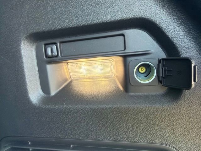 Used 2025 Ford Explorer Active RWD image 12