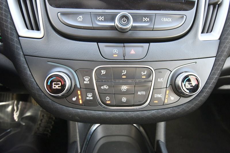 Used 2025 Chevrolet Malibu LT FWD image 26