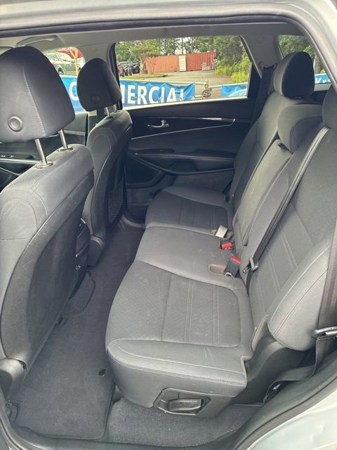 Used 2019 Kia Sorento L FWD image 9