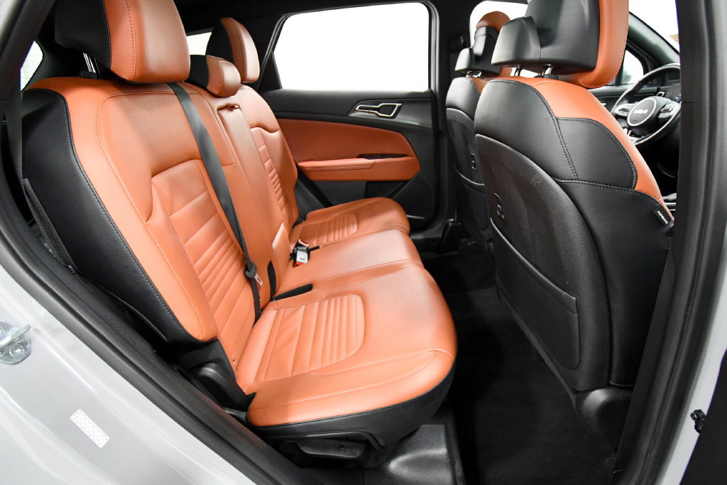 Certified 2023 Kia Sportage SX AWD/4WD image 18