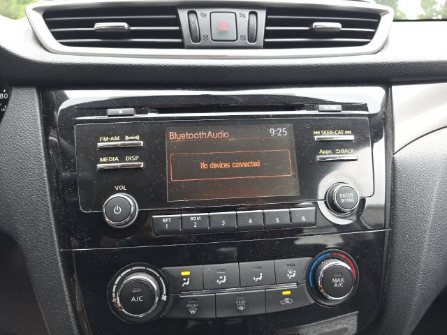 Used 2016 Nissan Rogue S FWD image 19