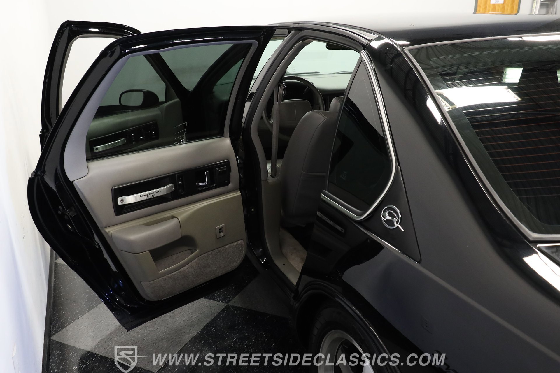 Used 1994 Chevrolet Impala SS image 32