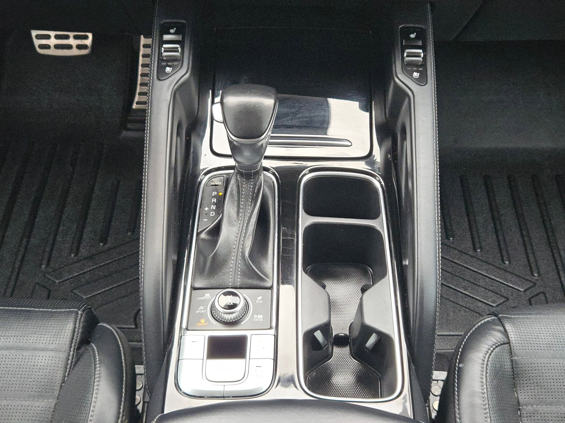 Used 2022 Kia Telluride SX w/ SX Prestige Package image 19