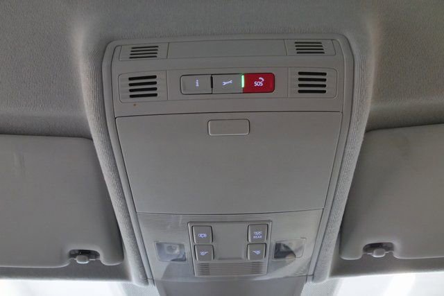 Used 2022 Volkswagen Tiguan SE image 30